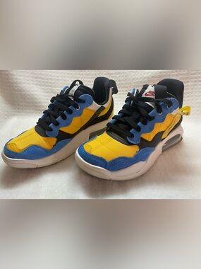 Jordan Kids Sneakers in Yellow, Blue & Black (GS)